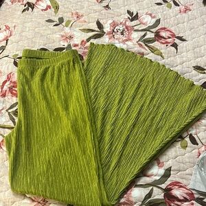 Green wide leg